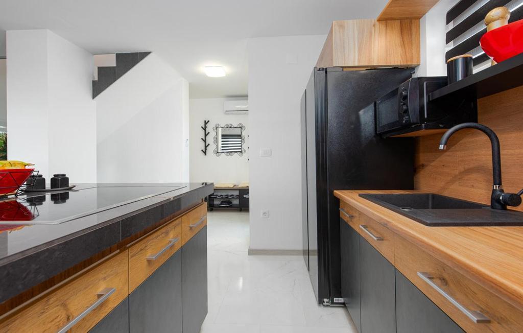 Luxurioeses Penthouse Welle Mit Whirlpool, Grill Und Meerblick Vir Exterior photo