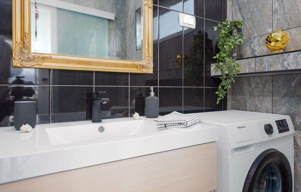 Luxurioeses Penthouse Welle Mit Whirlpool, Grill Und Meerblick Vir Exterior photo